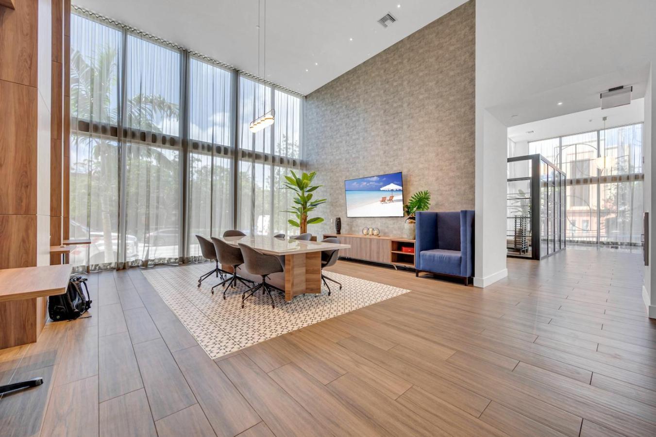 Modern 2 Bed Mins From Brickell With Free Parking * Miami